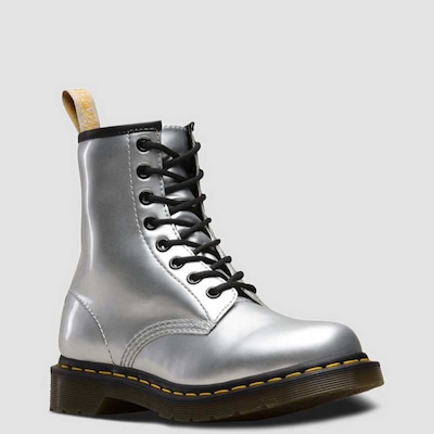 2022 Coachella Stagecoach Packing Guide 25 Must Have Shoes Boots